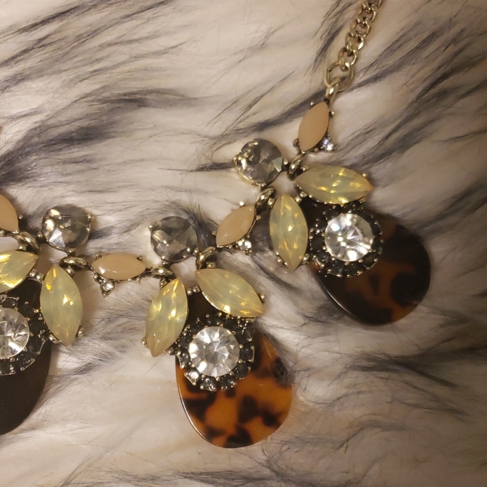 Loft Tortoise Gemstone Statement Necklace - Picture 2 of 2
